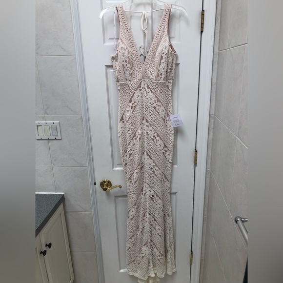Alianna White Lace Mermaid Maxi Dress - Size M - Picture 4 of 8
